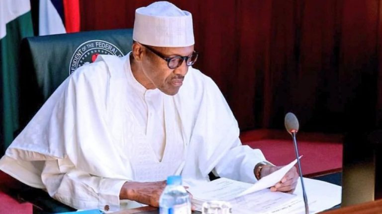 I’m not Corrupt says Buhari during the All Progressives Congress (APC) Presidential Campaign Rally