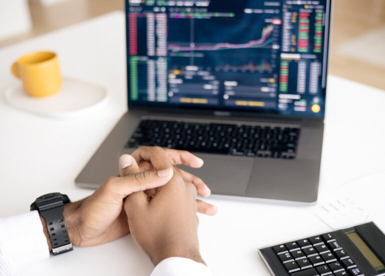 Get Ahead of the Market with Divergence Trading Strategies