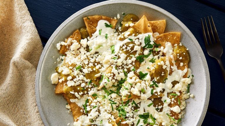 Impress Your Guests with Our Easy and Delicious Chilaquiles Recipe